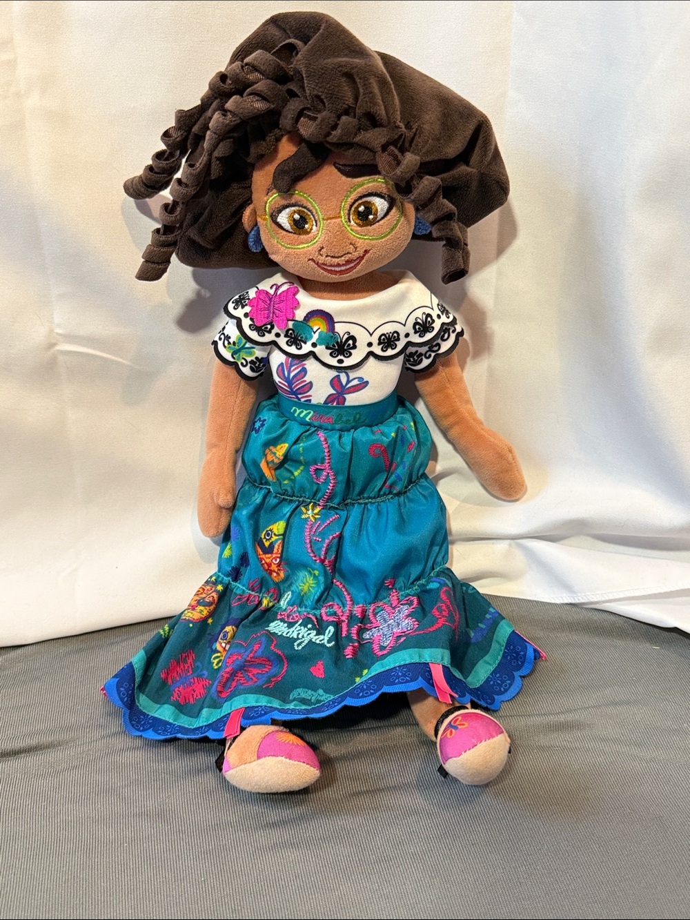 Disney - Encanto Mirabel Plush